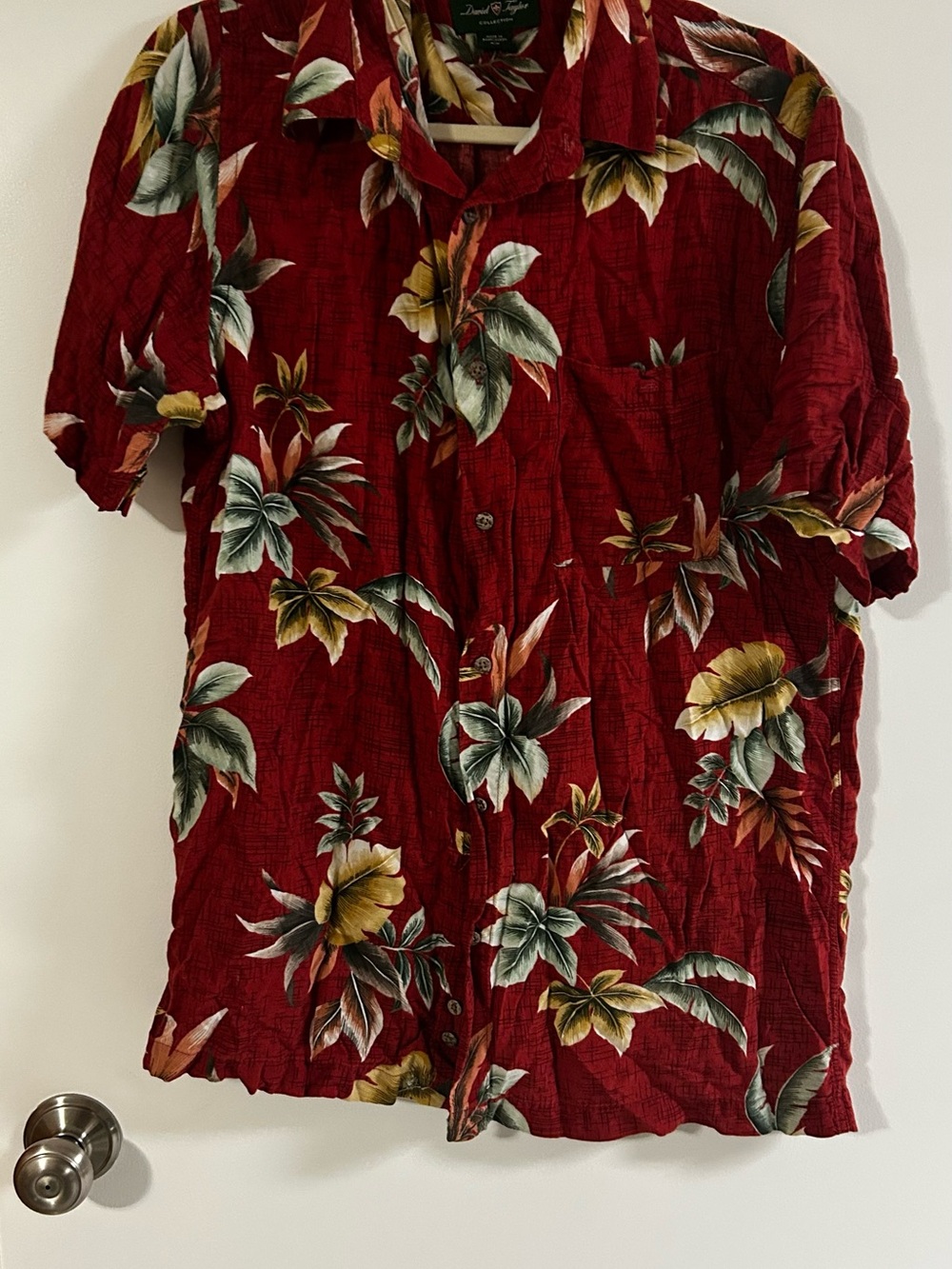 David Taylor Hawaiian Shirt Mens M Red Floral Tropical Aloha Button Up